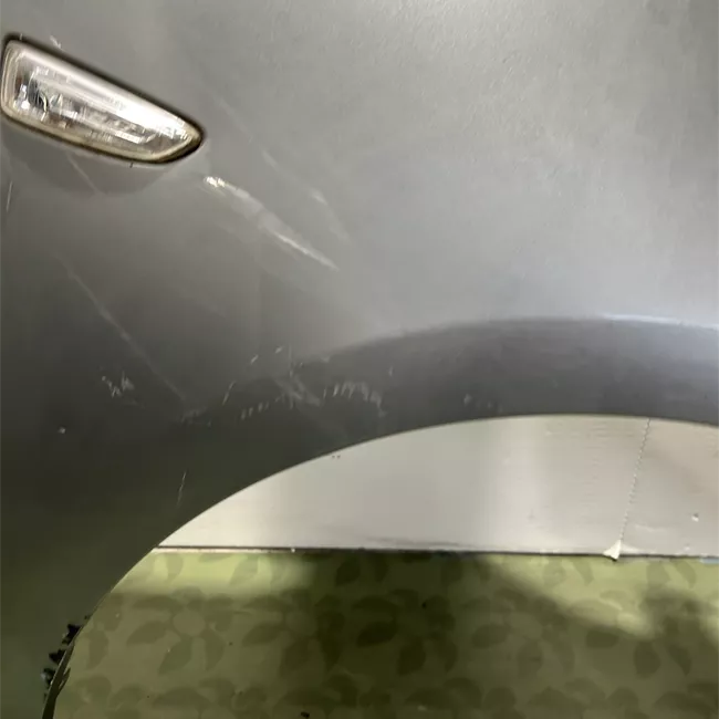 Parafango anteriore destro