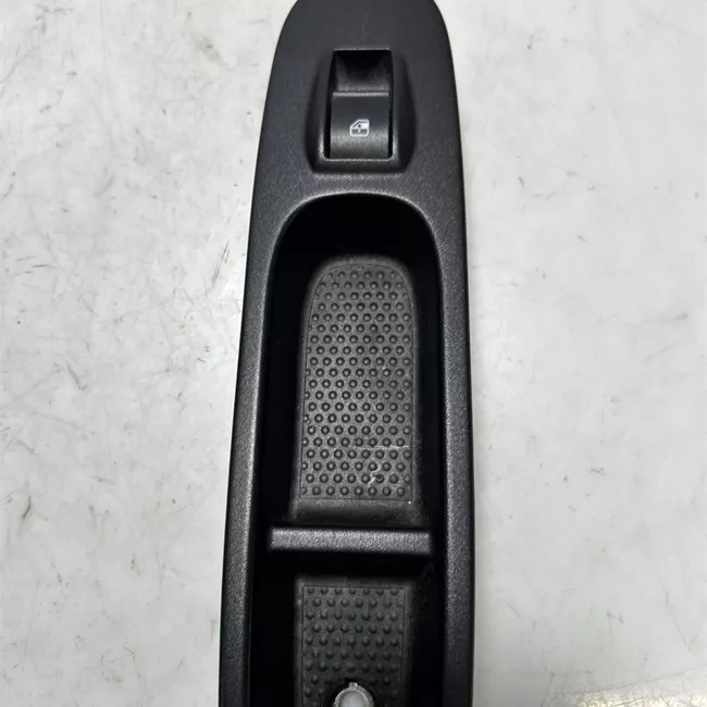 Interruttore alzacristalli porta anteriore