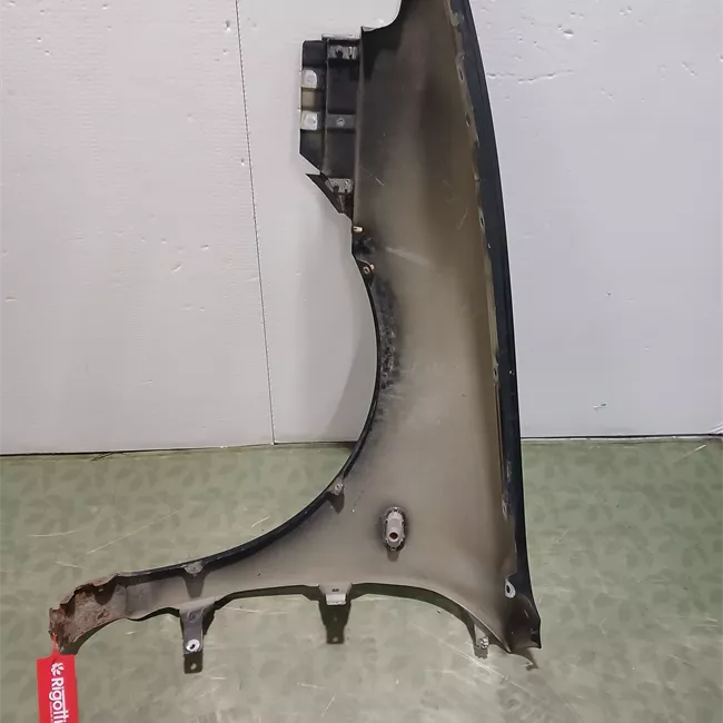 Parafango anteriore destro