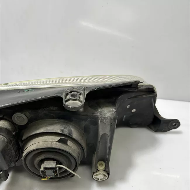 Proiettore sinistro con lavafari