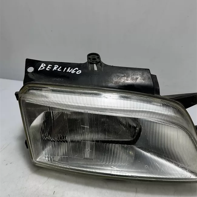 Proiettore destro con lavafari