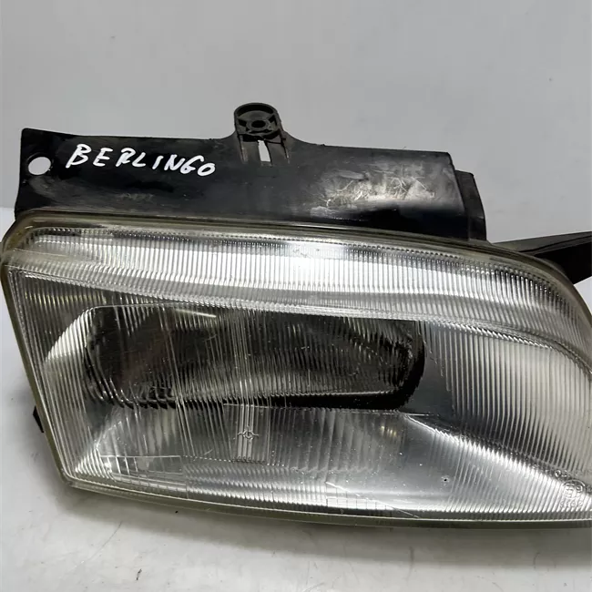 Proiettore destro con lavafari