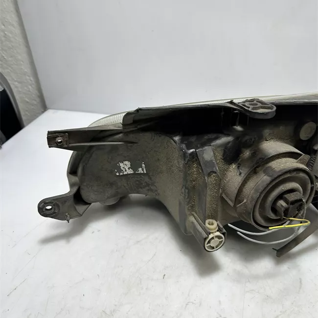 Proiettore destro con lavafari