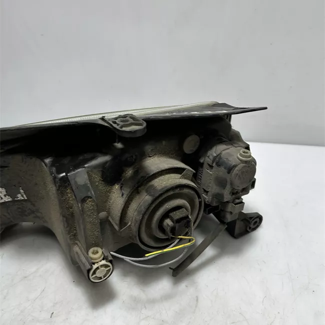 Proiettore destro con lavafari