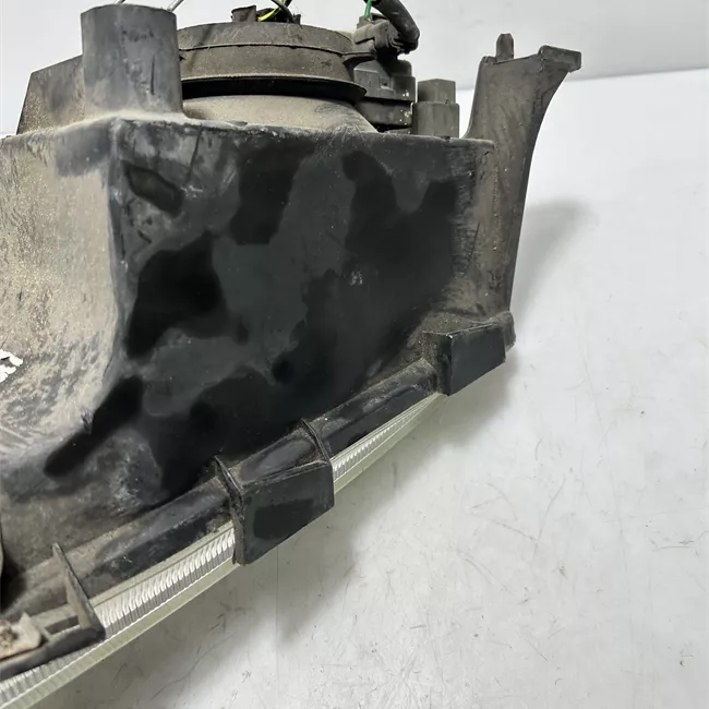 Proiettore destro con lavafari