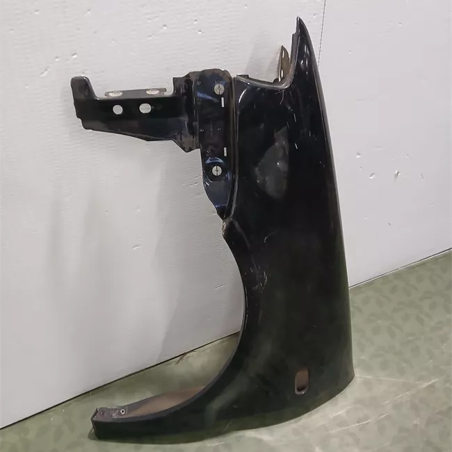 Parafango anteriore destro