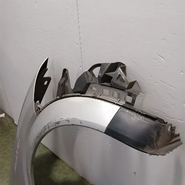 Parafango anteriore destro primer