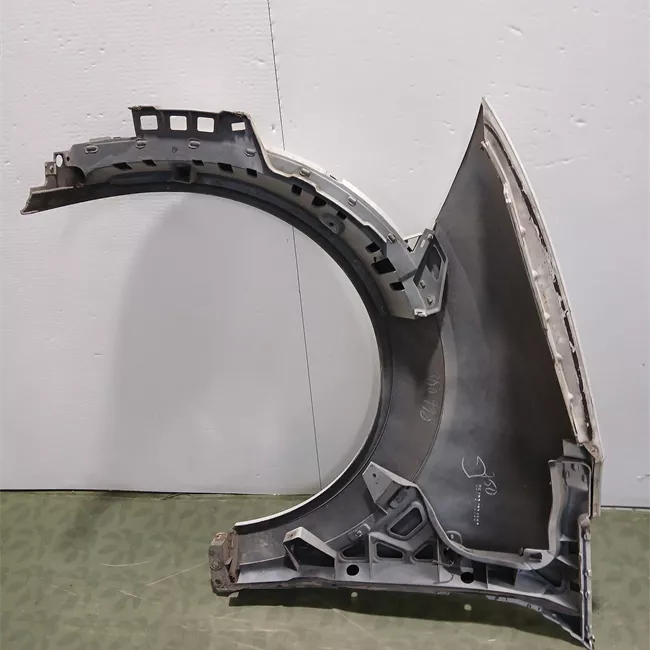 Parafango anteriore destro primer