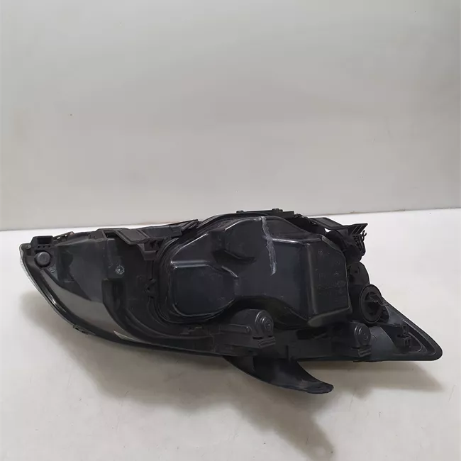 Proiettore sinistro con cornice finitura nera