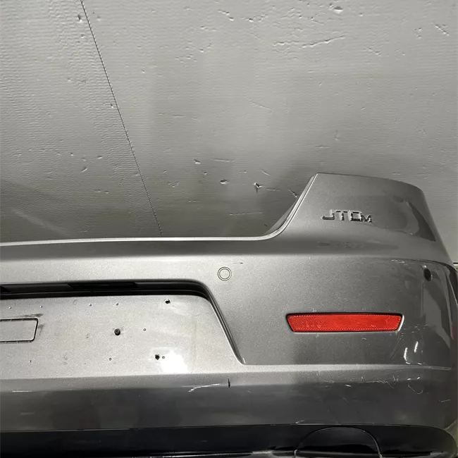 Paraurti posteriore con sensore parchiusura con primer