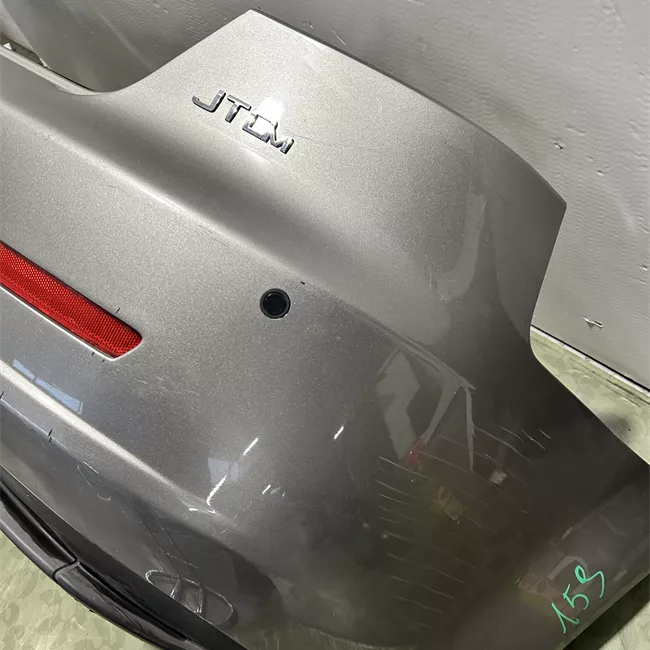 Paraurti posteriore con sensore parchiusura con primer