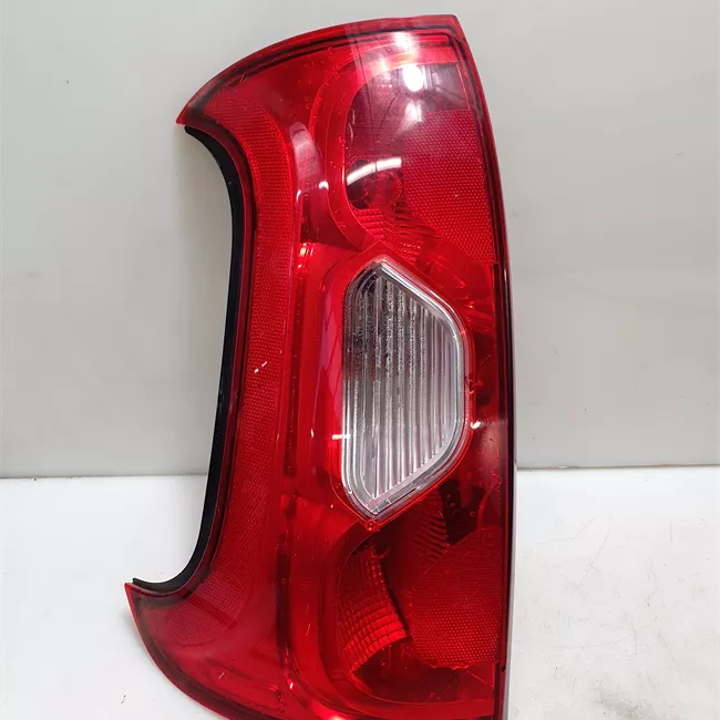 Fanale posteriore sinistro