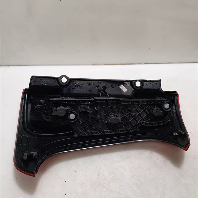 Fanale posteriore sinistro