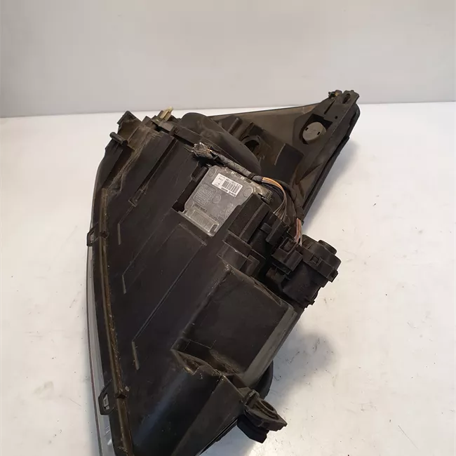 Proiettore sinistro Xenon