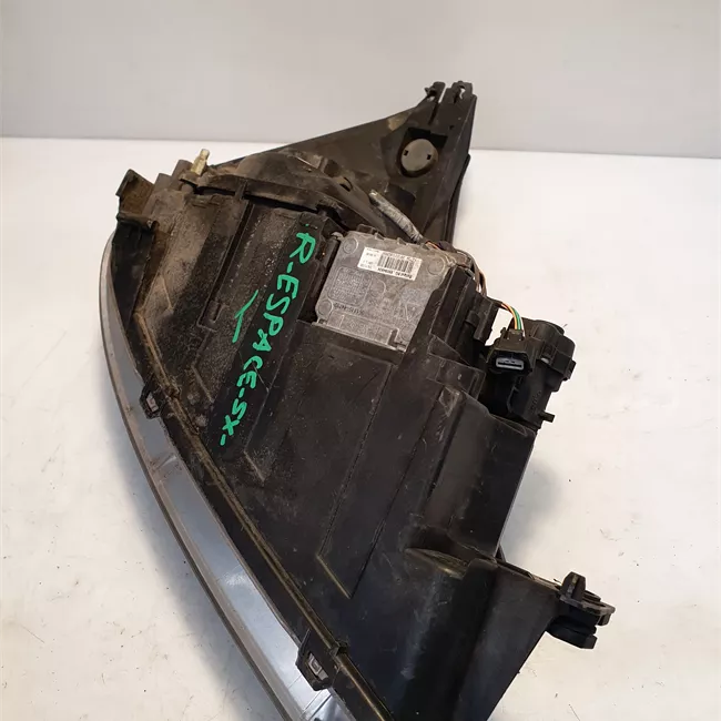 Proiettore sinistro Xenon