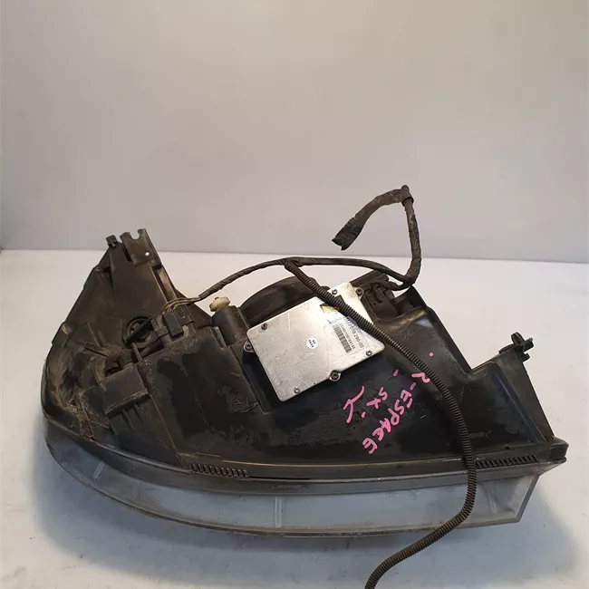 Proiettore sinistro xenon