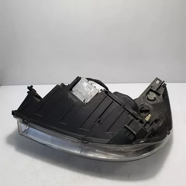 Proiettore destro Xenon