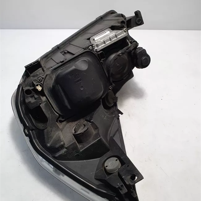 Proiettore destro Xenon