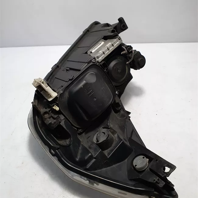 Proiettore destro Xenon