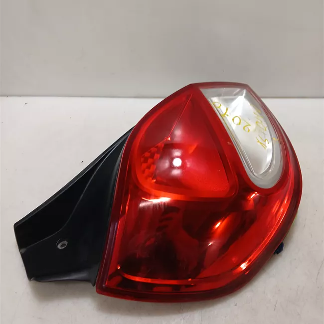 Fanale posteriore sinistro