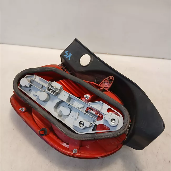 Fanale posteriore sinistro