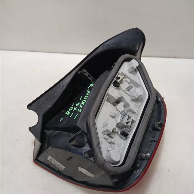 Fanale posteriore sinistro