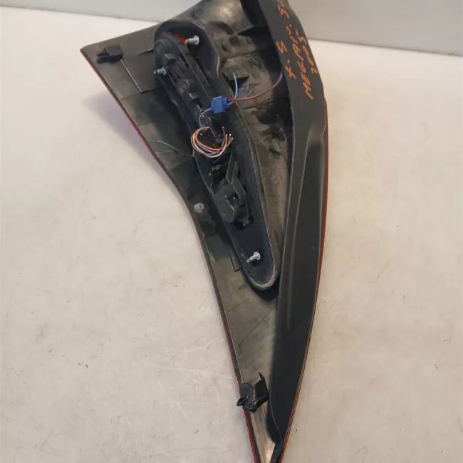 Fanale posteriore sinistro