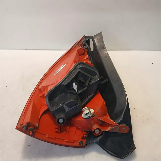 Fanale posteriore sinistro