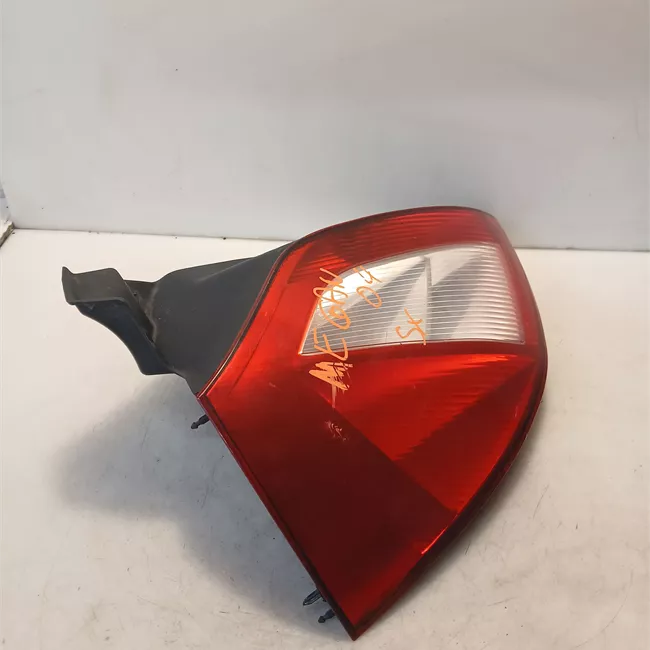 Fanale posteriore sinistro