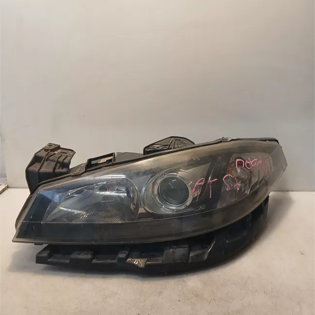 Proiettore sinistro Xenon