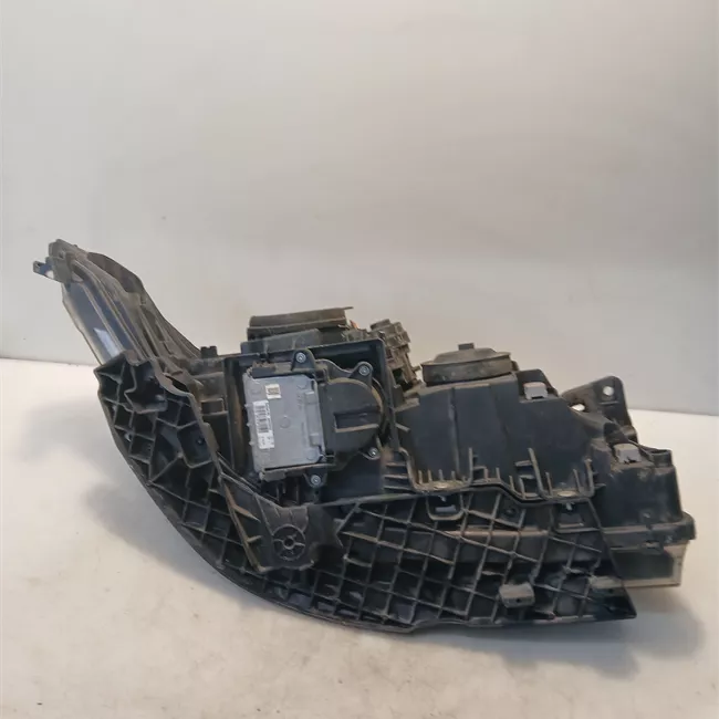 Proiettore sinistro Xenon