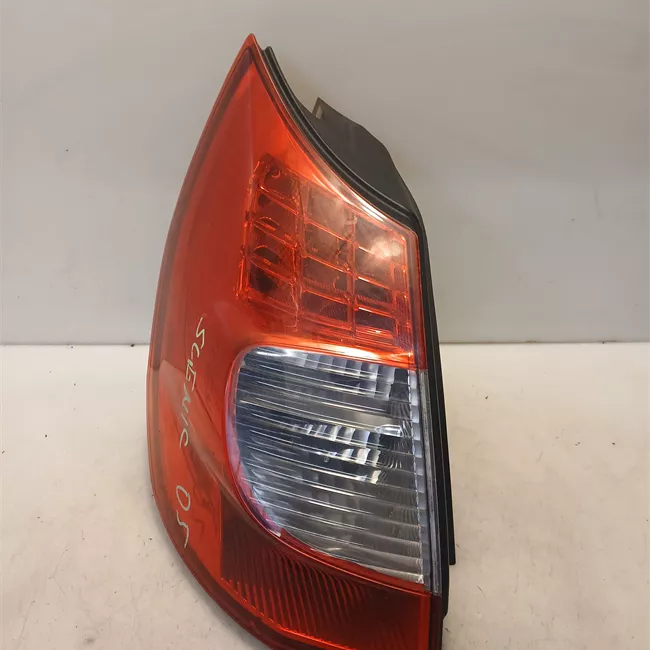 Fanale posteriore sinistro