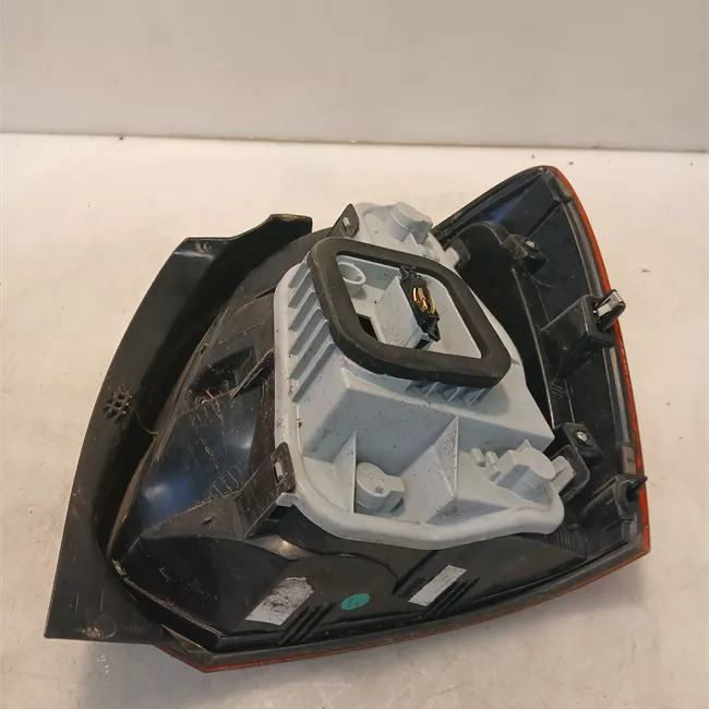 Fanale posteriore sinistro AL