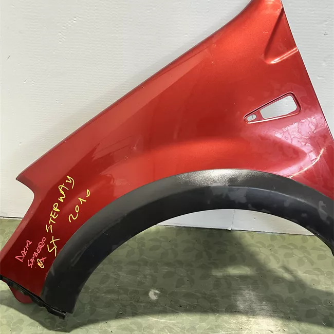 Parafango anteriore sinistro