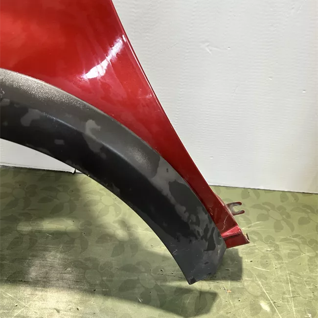 Parafango anteriore sinistro