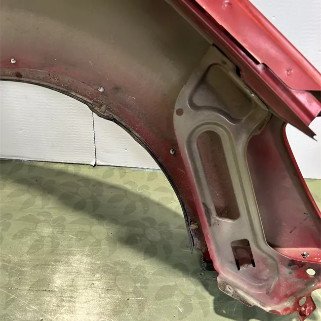 Parafango anteriore sinistro