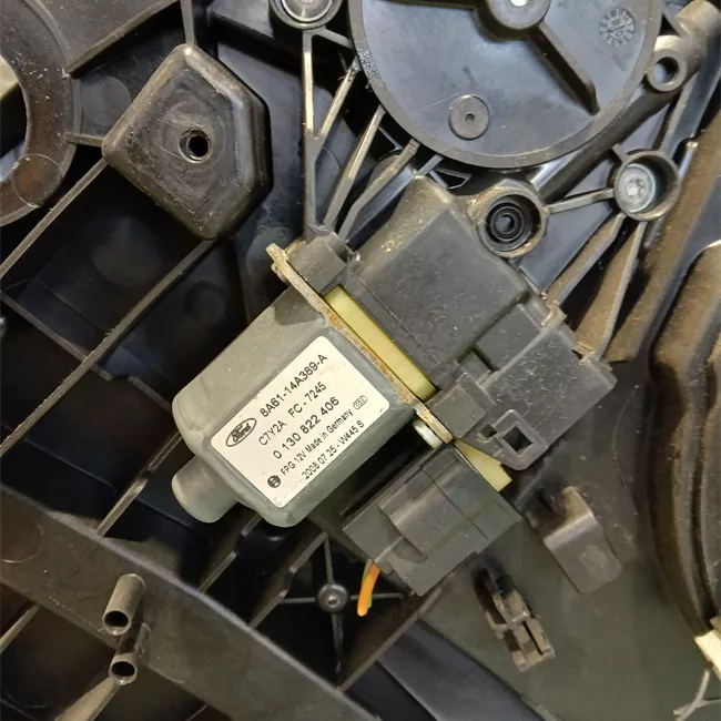 Alzacristallo elettrico porta posteriore sinistro con motorino