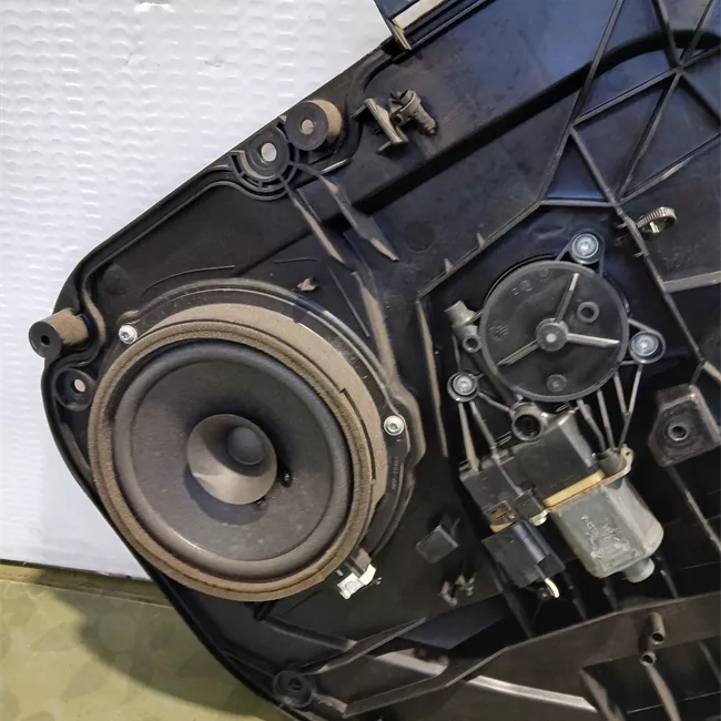 Alzacristallo elettrico porta posteriore destro con motorino