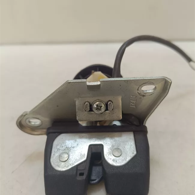 Serratura portello posteriore 11/03<