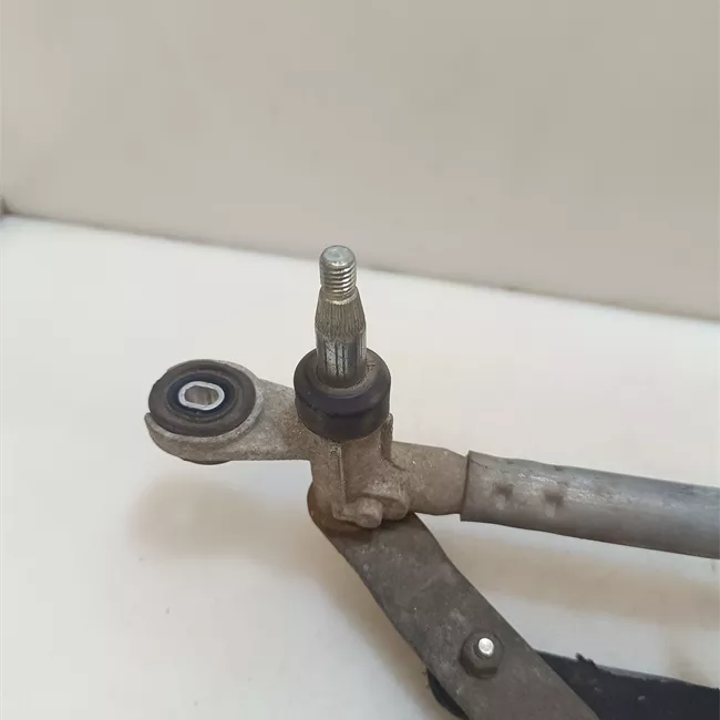 Meccanismo tergiparabrezza con motorino