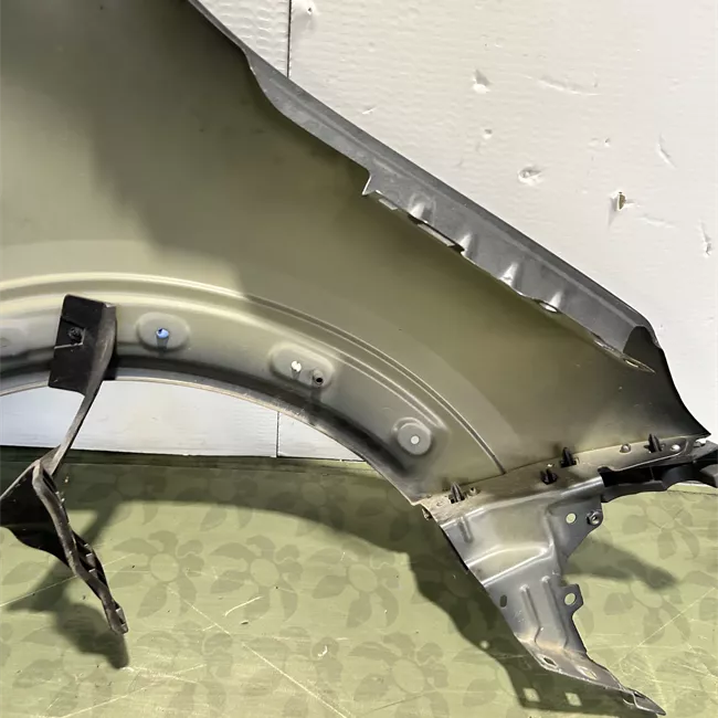 Parafango anteriore sinistro