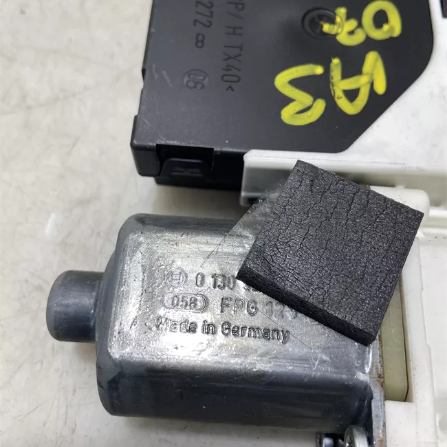 Motorino alzacristallo porta anteriore destro