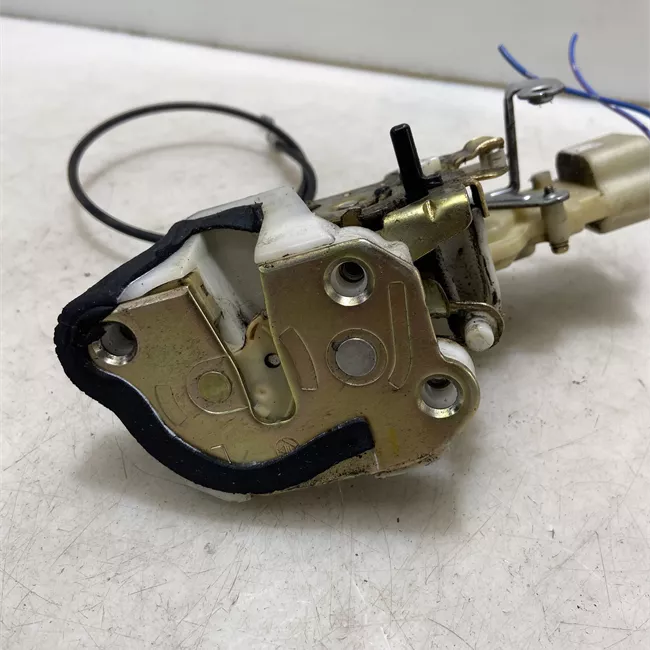 Serratura porta posteriore sinistra 06-04<