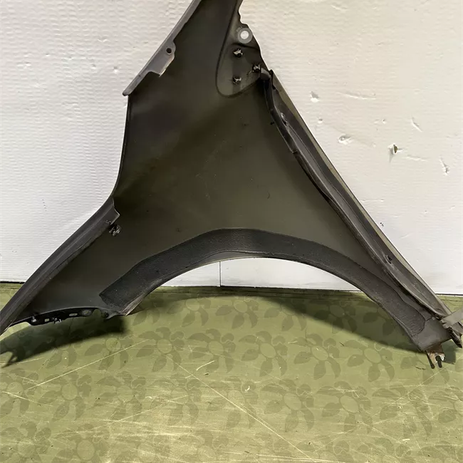 Parafango anteriore destro