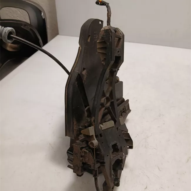 Serratura porta posteriore destra