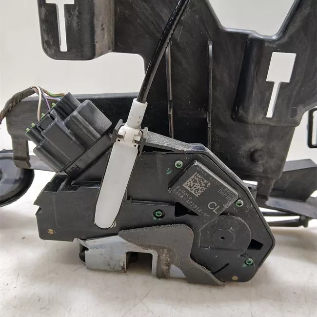 Serratura porta anteriore destra