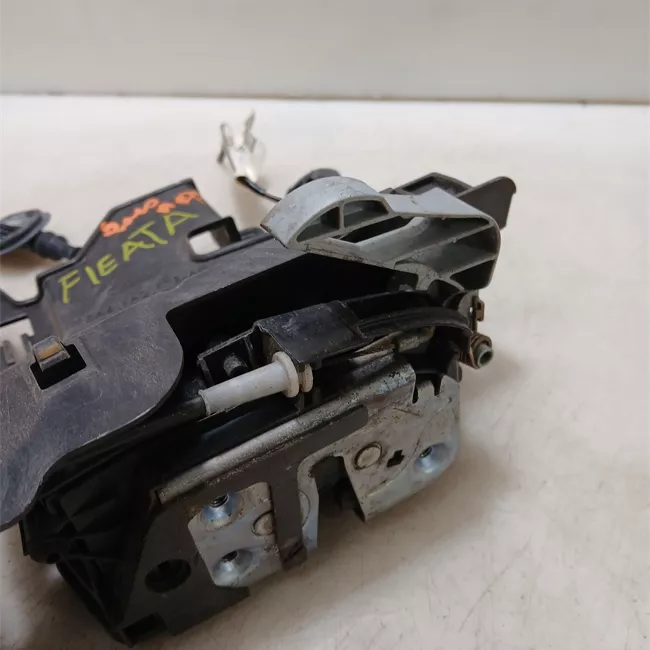 Serratura porta anteriore destra