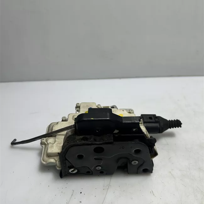 Serratura porta anteriore destra