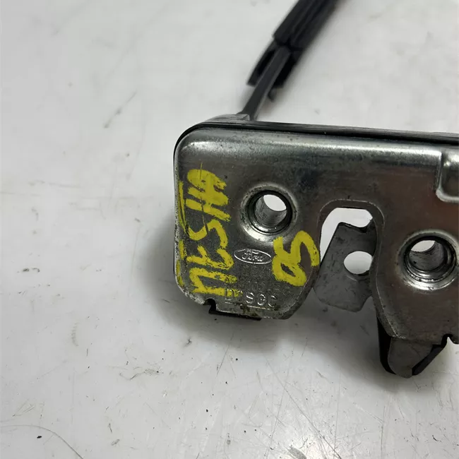 Serratura portello posteriore con sgancio