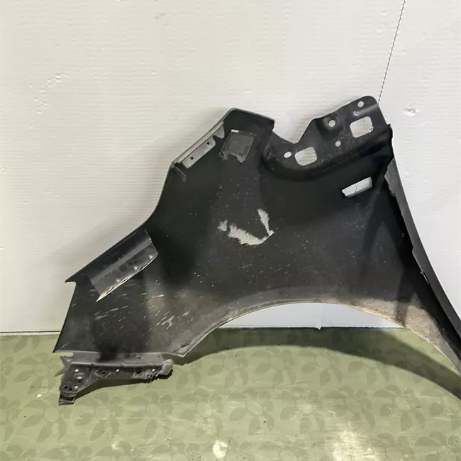 Parafango anteriore destro